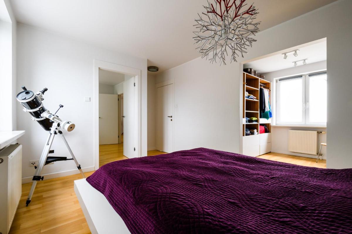 100m2 - 2 Sypialnie, 2 Lazienki, Salon, Kuchnia, Taras, Wifi, Rowery Apartment *