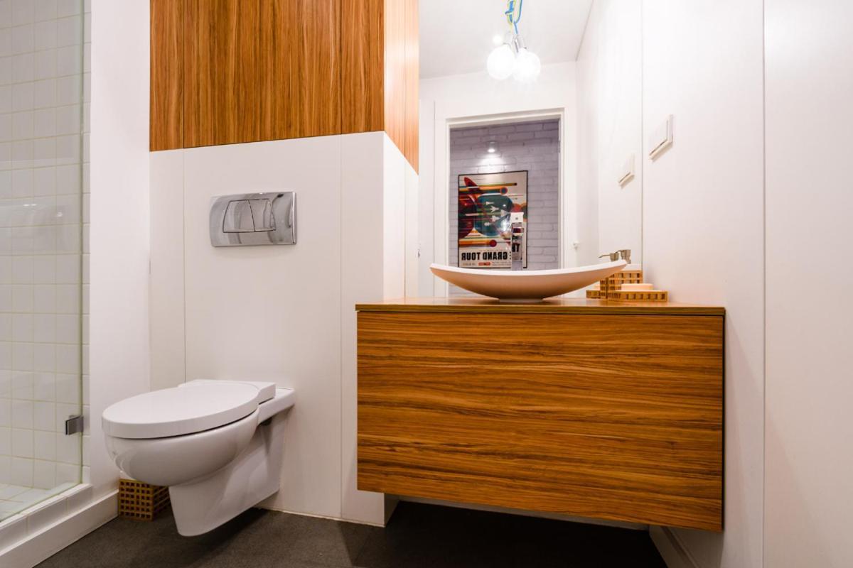 Apartment 100m2 - 2 Sypialnie, 2 Lazienki, Salon, Kuchnia, Taras, Wifi, Rowery Warsaw